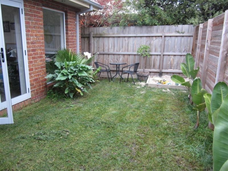 8 Nottingham Avenue, Somerville VIC 3912