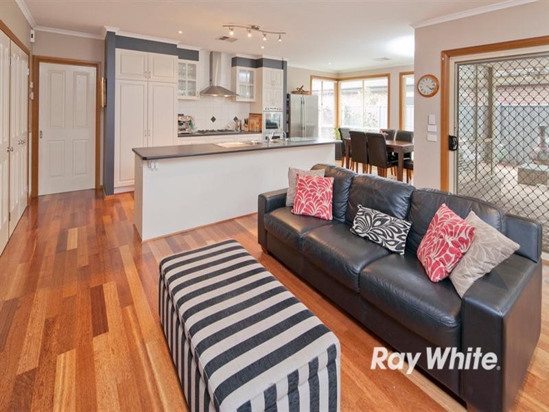 8 Collina Court, Langwarrin VIC 3910
