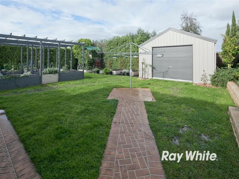 8 Collina Court, Langwarrin VIC 3910