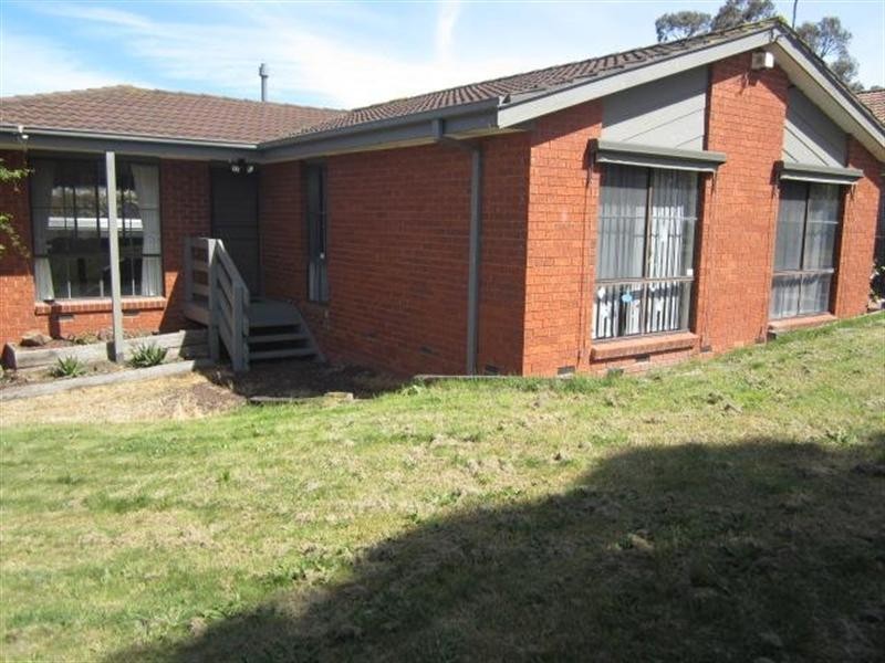 11 Leonard Drive, Langwarrin VIC 3910