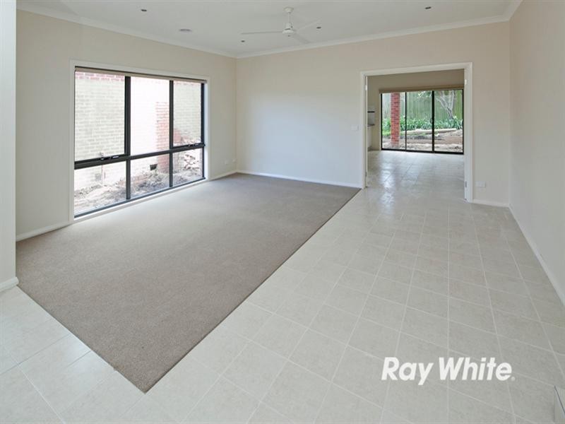 2/442 McClelland Drive, Langwarrin VIC 3910