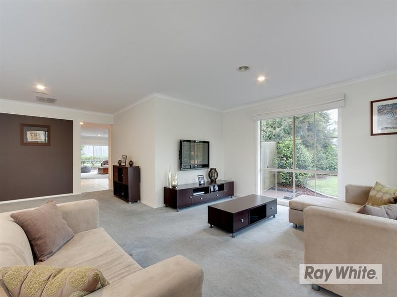 33 Red Wattlebird Crescent, Langwarrin VIC 3910