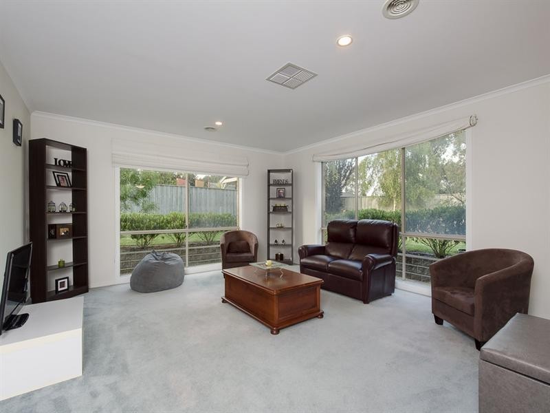 33 Red Wattlebird Crescent, Langwarrin VIC 3910