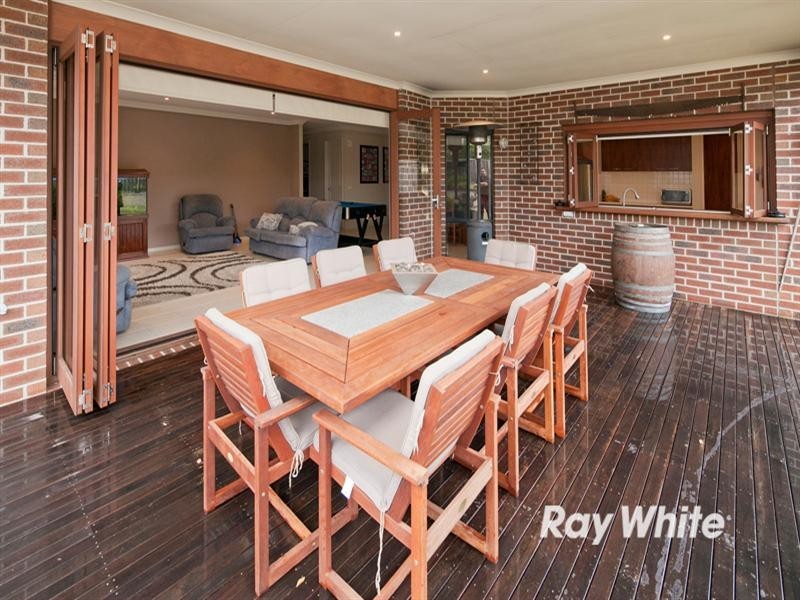 8 Brown Thornbill Court, Langwarrin VIC 3910