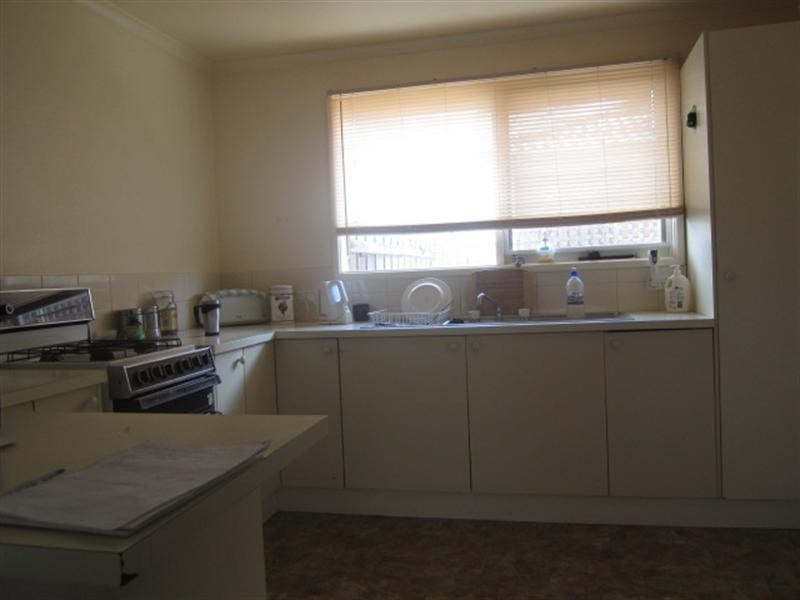 2/34 Robert Street, Somerville VIC 3912