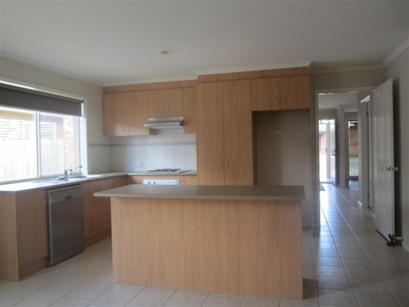 21 Grand Archway, Berwick VIC 3806