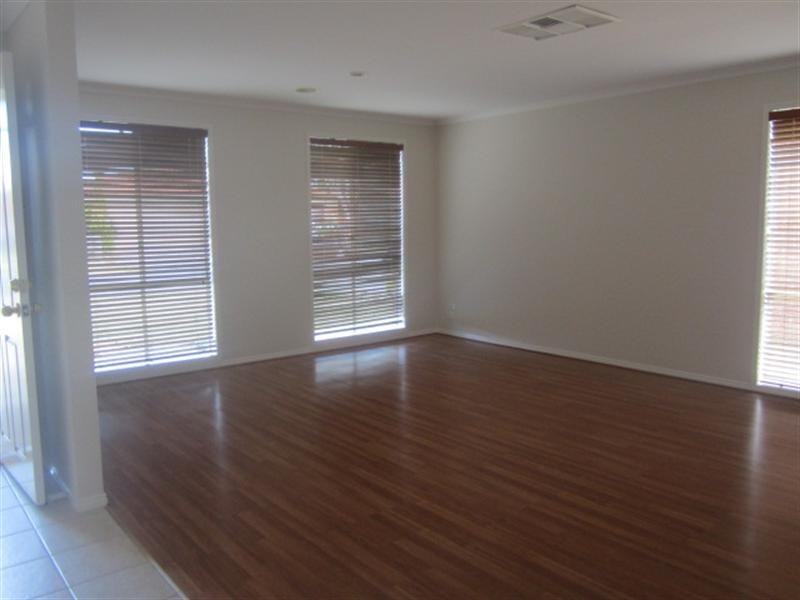 21 Grand Archway, Berwick VIC 3806