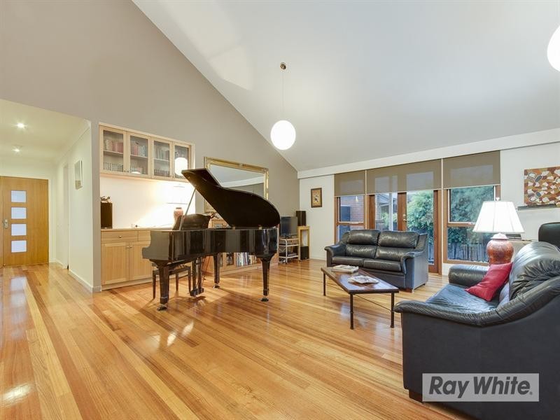 3 Woodrush Drive, Langwarrin VIC 3910