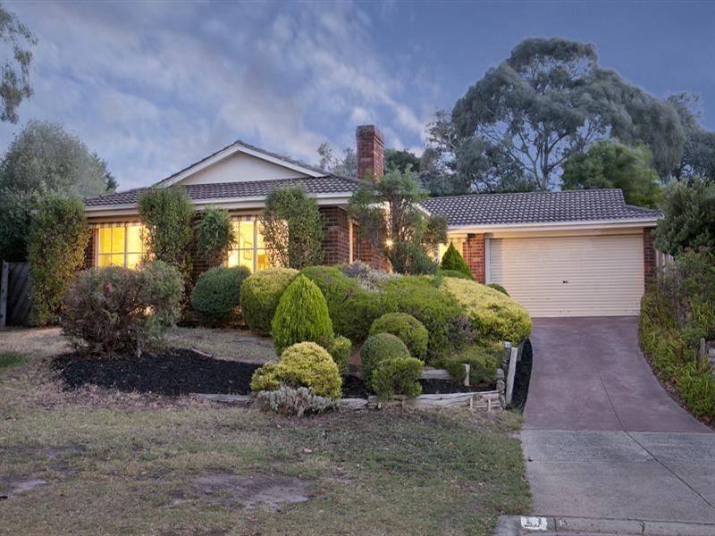 11 Eileen Court, Langwarrin VIC 3910