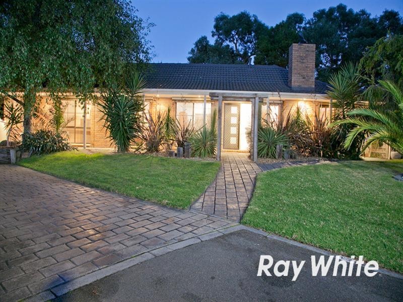 13 Firbank Close, Langwarrin VIC 3910