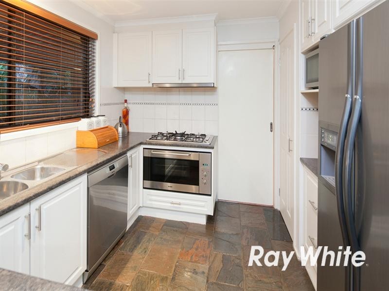 13 Firbank Close, Langwarrin VIC 3910