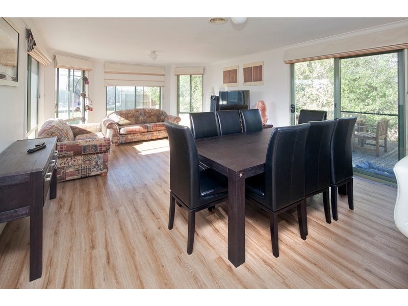 35 Kinlora Drive, Somerville VIC 3912