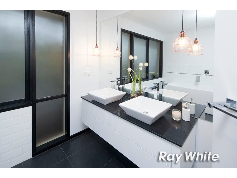 1 Banksia Court, Langwarrin VIC 3910