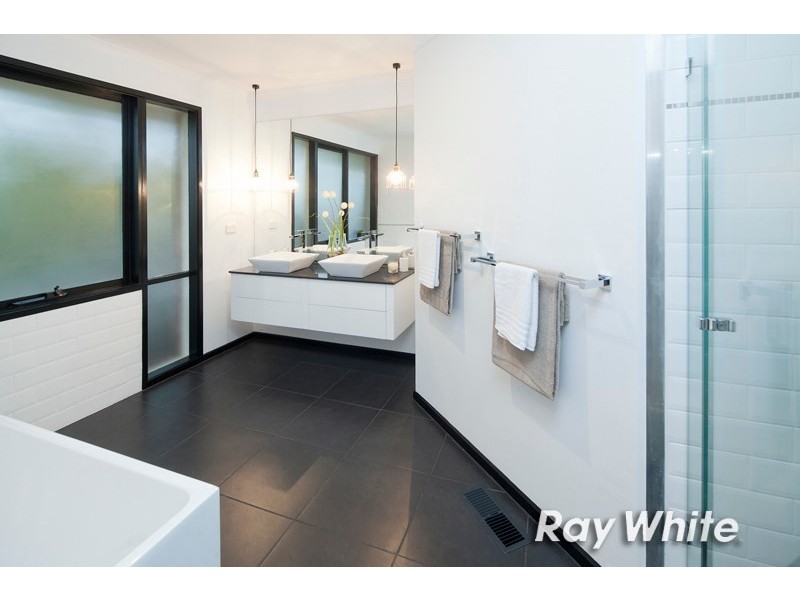 1 Banksia Court, Langwarrin VIC 3910