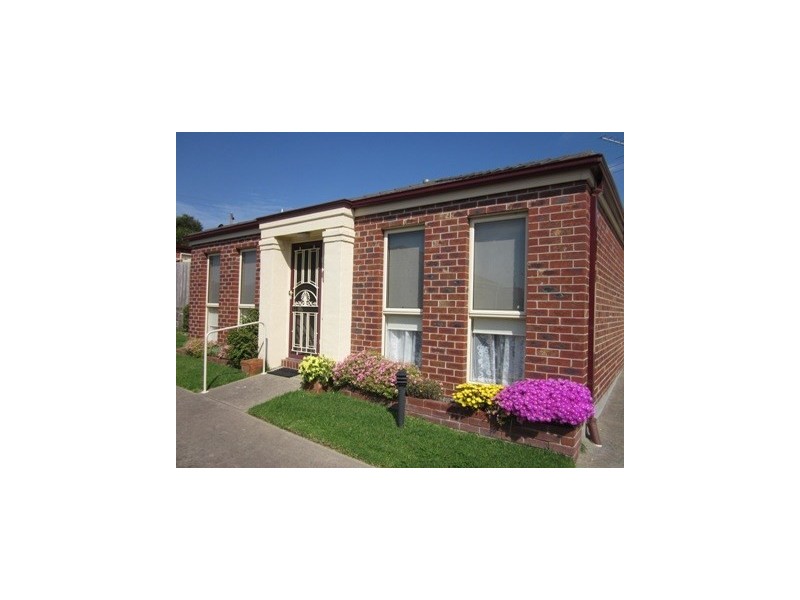 2/8 Raymond Street, Somerville VIC 3912