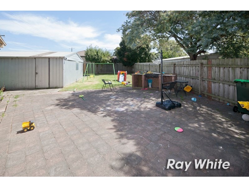 2 Almond Bush Street, Somerville VIC 3912