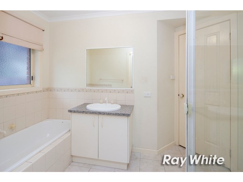 2/5 Avon Court, Langwarrin VIC 3910