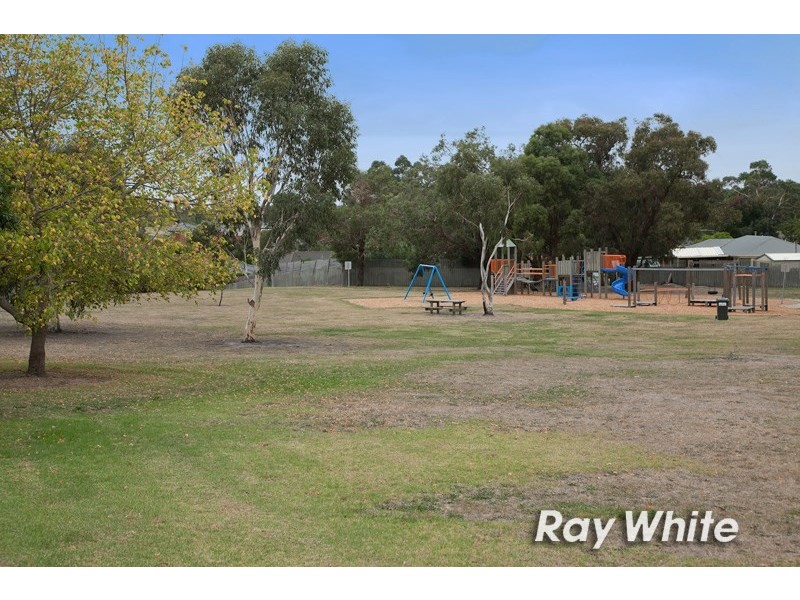 2/5 Avon Court, Langwarrin VIC 3910