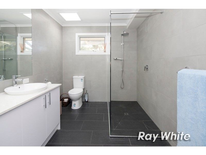 6 Bridgewater Court, Langwarrin VIC 3910