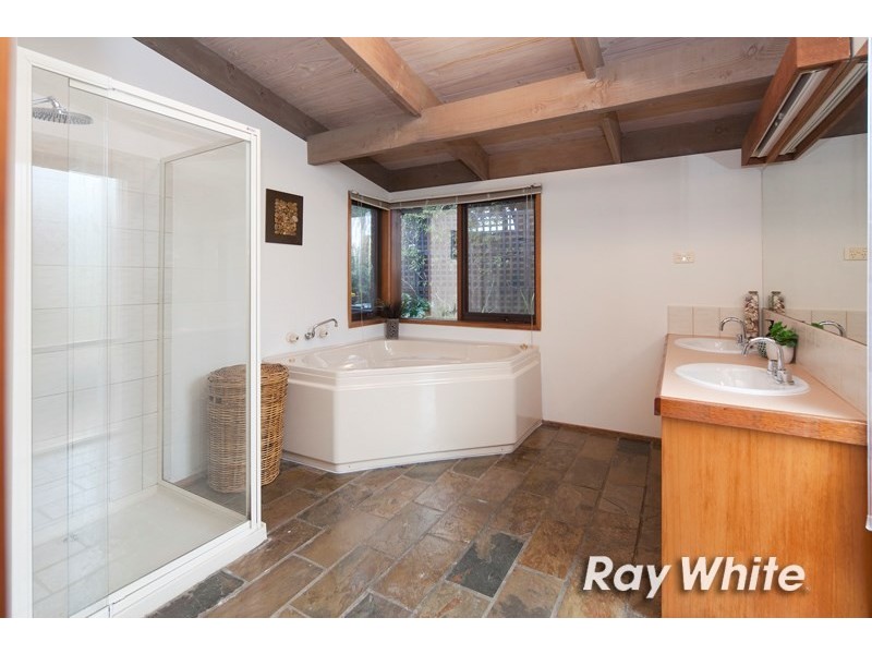 24 Olearia Crescent, Langwarrin VIC 3910