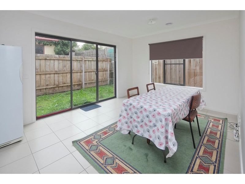 2/70 Edward Street, Langwarrin VIC 3910