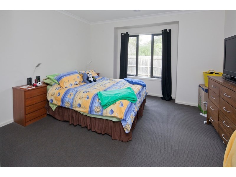 2/70 Edward Street, Langwarrin VIC 3910