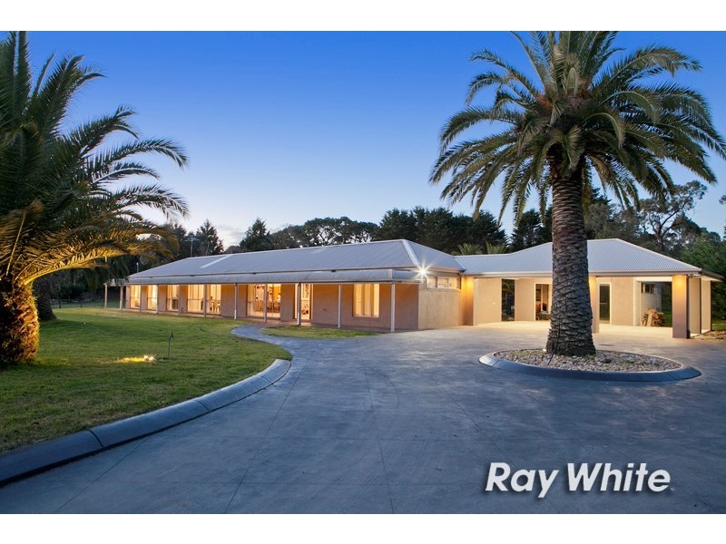 445 Robinsons Road, Langwarrin VIC 3910