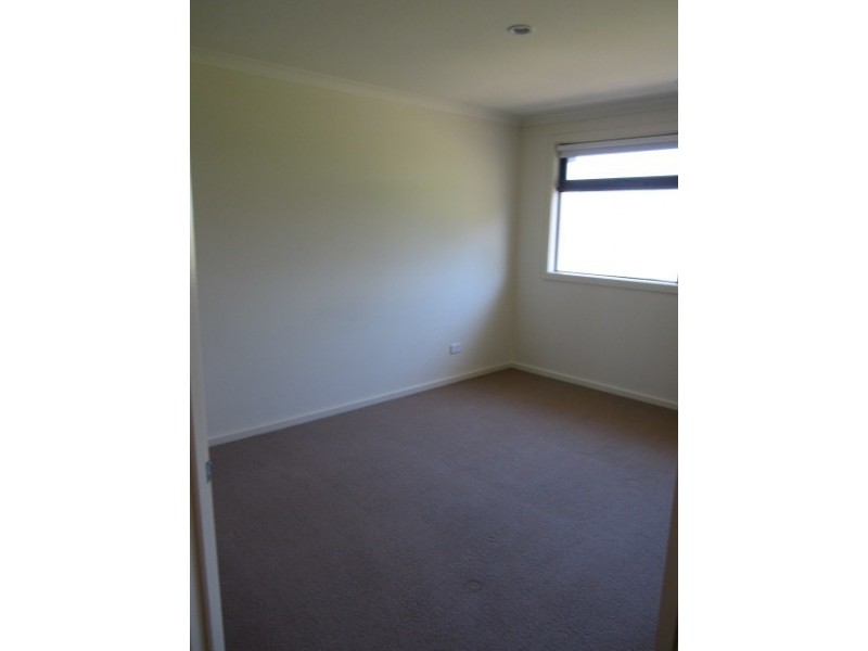 8/28 Potts Road, Langwarrin VIC 3910