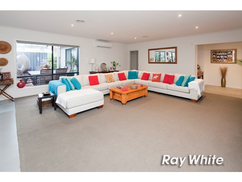 2/31 Station Street, Somerville VIC 3912