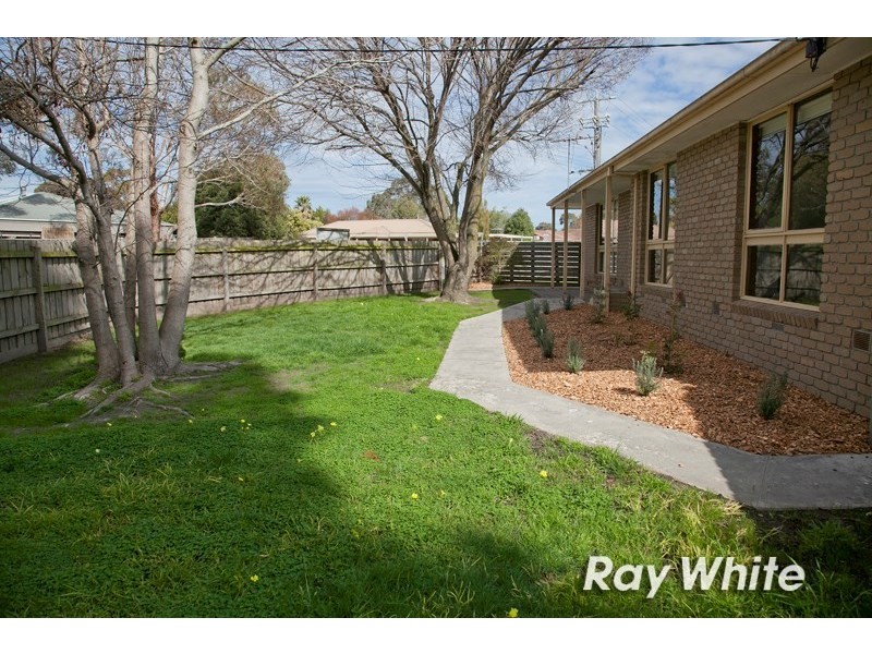 2 Almond Bush Street, Somerville VIC 3912