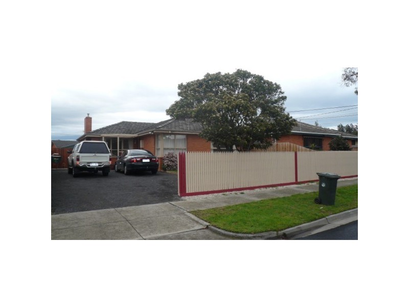 6 Selsey Street, Seaford VIC 3198
