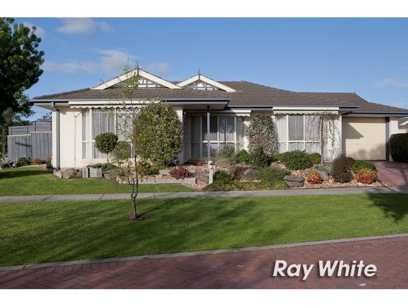 8 Glendale Close, Langwarrin VIC 3910