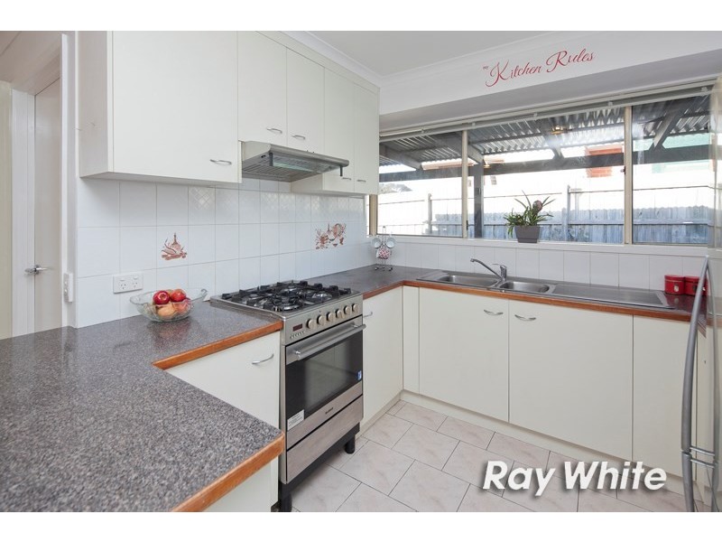 8 Glendale Close, Langwarrin VIC 3910
