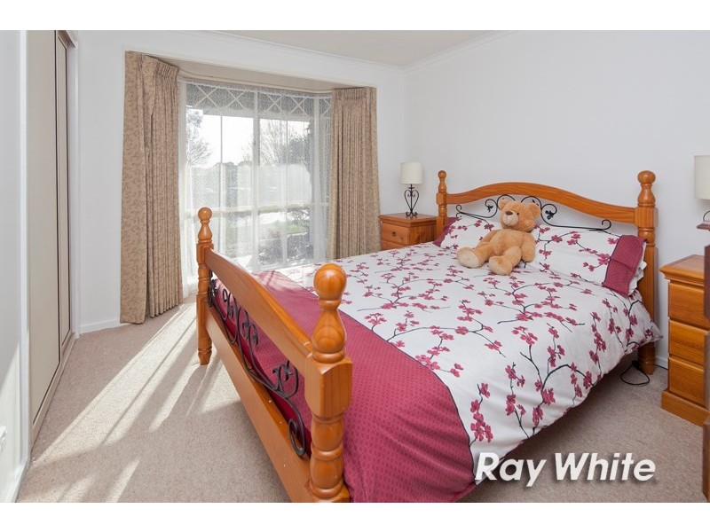 8 Glendale Close, Langwarrin VIC 3910