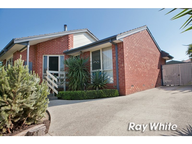 99 Clarendon Drive, Somerville VIC 3912