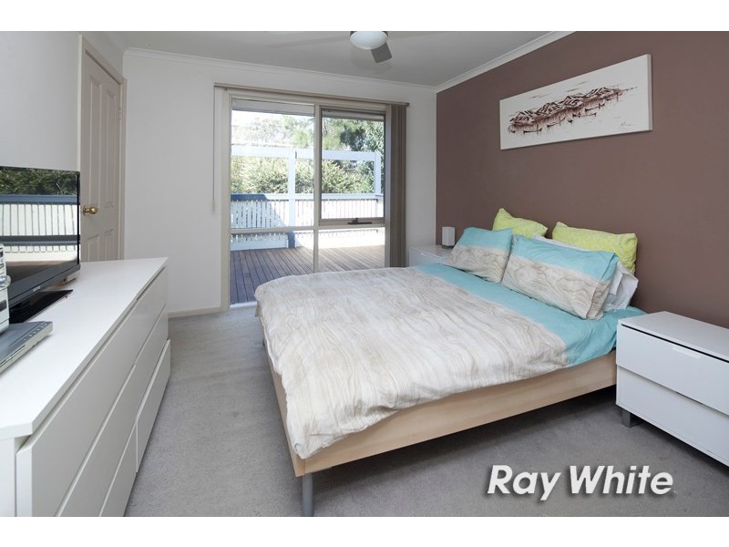 99 Clarendon Drive, Somerville VIC 3912