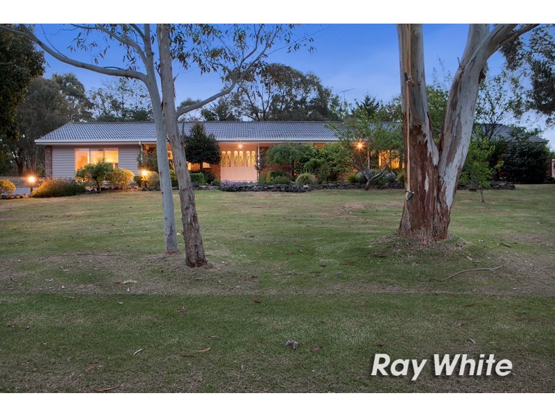 8 Vista Court, Somerville VIC 3912