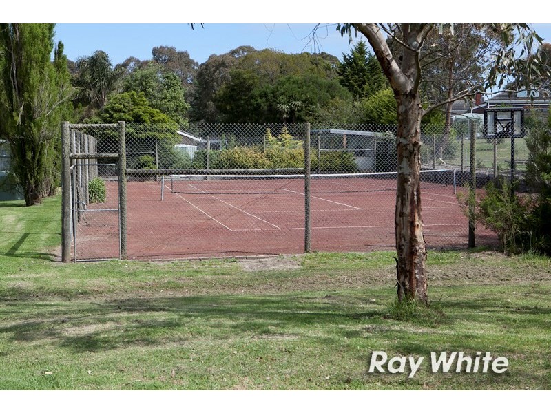 8 Vista Court, Somerville VIC 3912