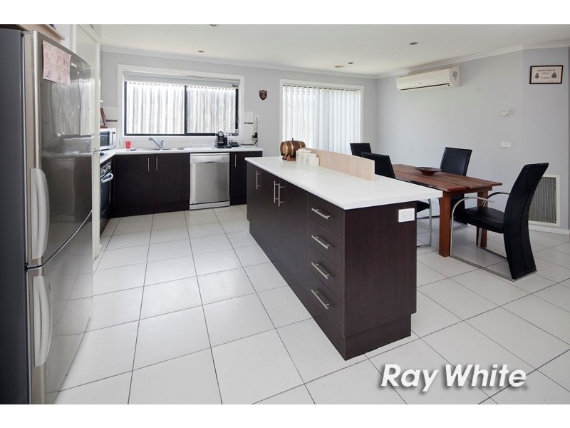 2 Arkley Close, Skye VIC 3977