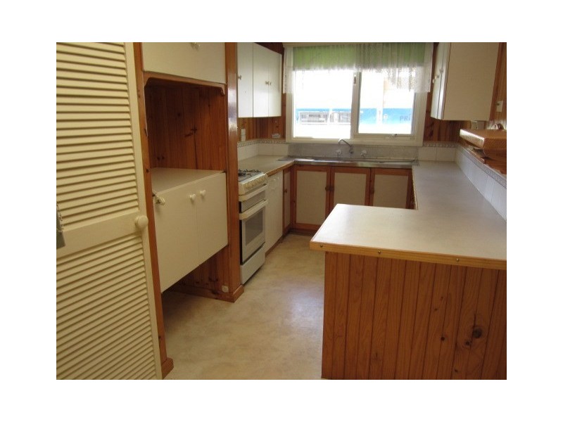 2 Oak Grove, Langwarrin VIC 3910