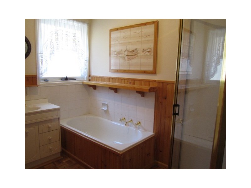 2 Oak Grove, Langwarrin VIC 3910