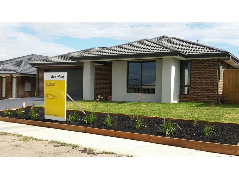 113 Station Creek Way, Cranbourne South VIC 3977