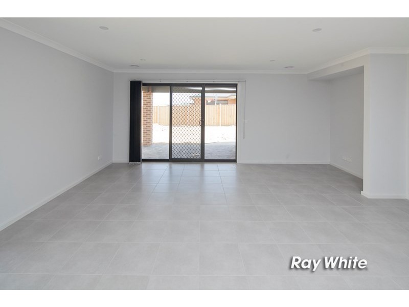 113 Station Creek Way, Cranbourne South VIC 3977
