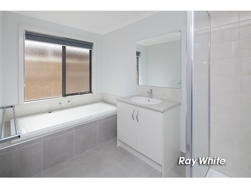 113 Station Creek Way, Cranbourne South VIC 3977