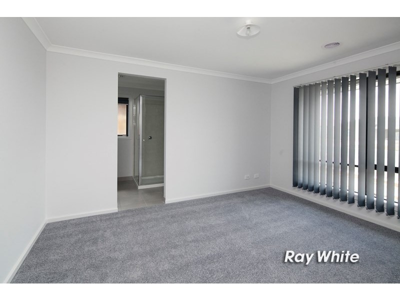 113 Station Creek Way, Cranbourne South VIC 3977