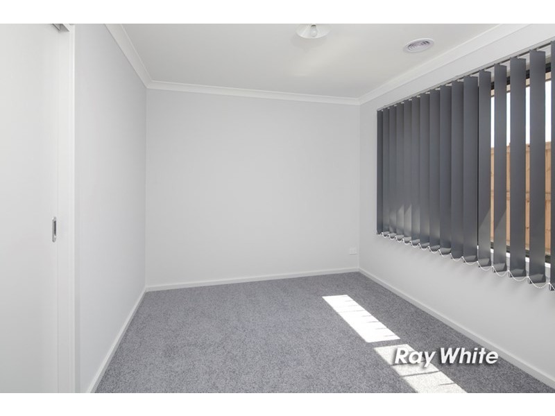 113 Station Creek Way, Cranbourne South VIC 3977