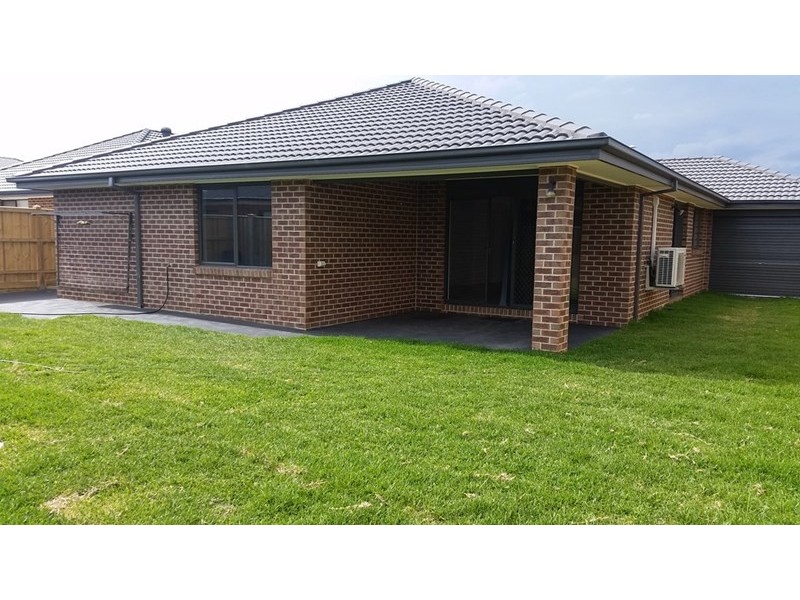 113 Station Creek Way, Cranbourne South VIC 3977