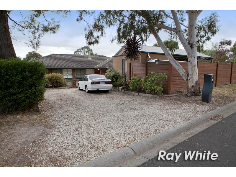 74 Raphael Crescent, Frankston VIC 3199