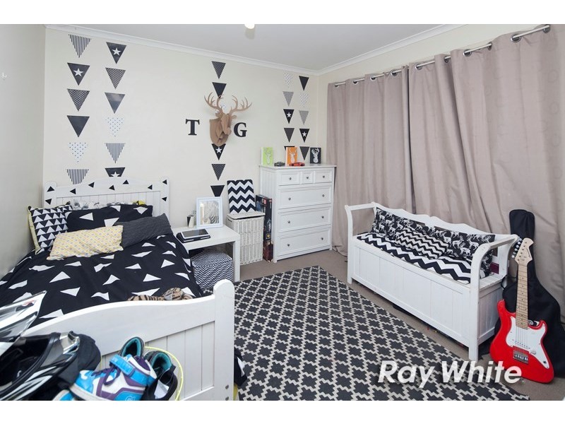 74 Raphael Crescent, Frankston VIC 3199