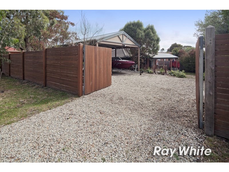 74 Raphael Crescent, Frankston VIC 3199